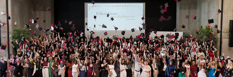 lancé de toques universitaires